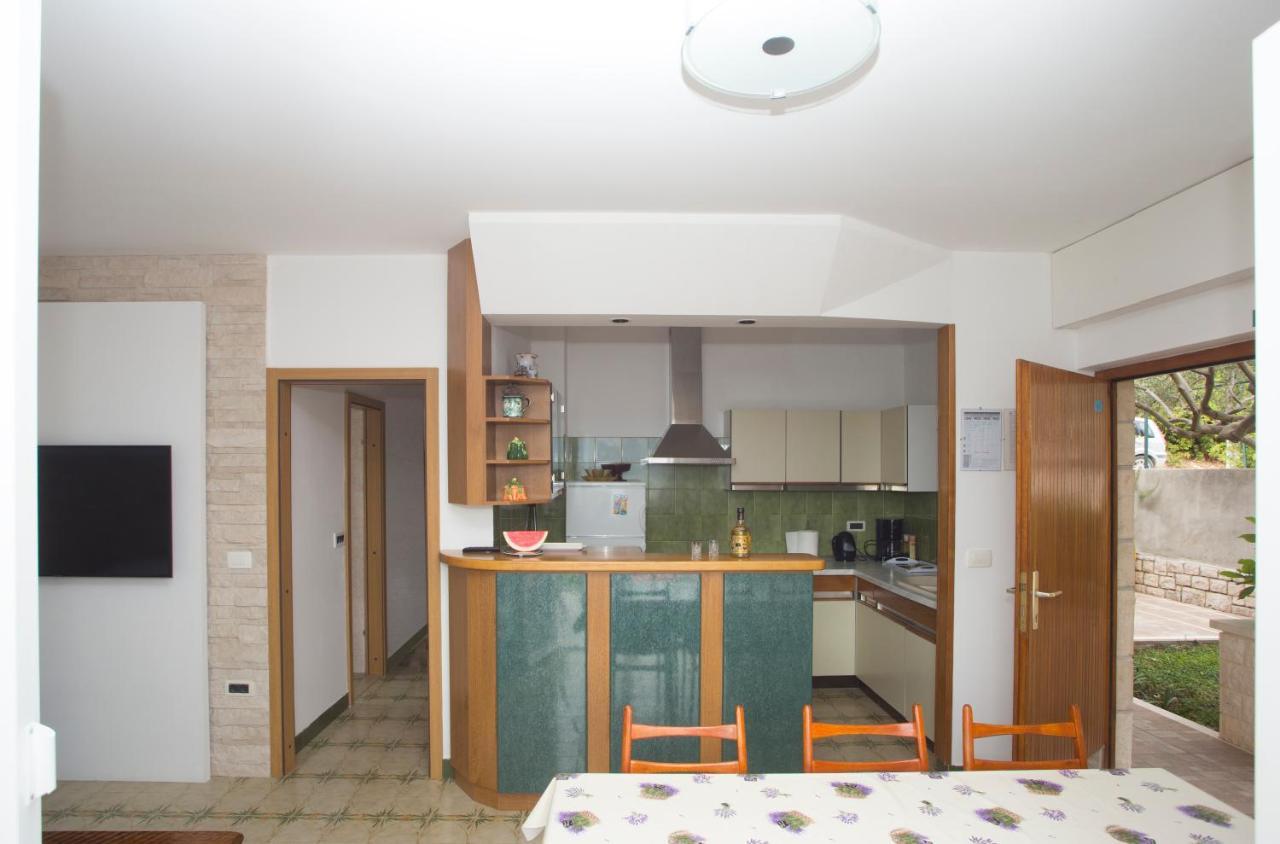 Apartment Damir Postira Exterior foto